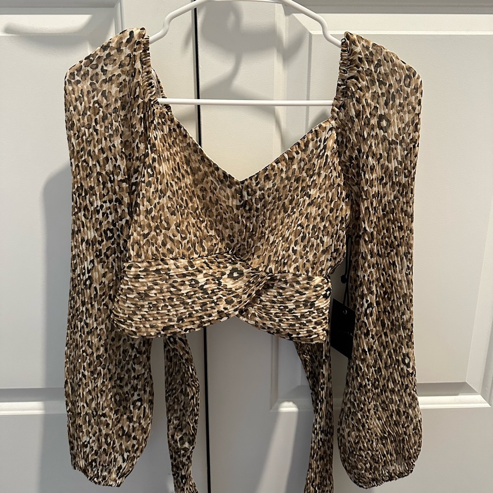 🌟2/$20🌟 Japna Cheetah Print Cropper Wrap Top NWT